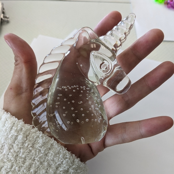 EVC CONTROLLED BUBBLE CLEAR GLASS UNICORN PAPERWEIGHT - Picture 2 of 6